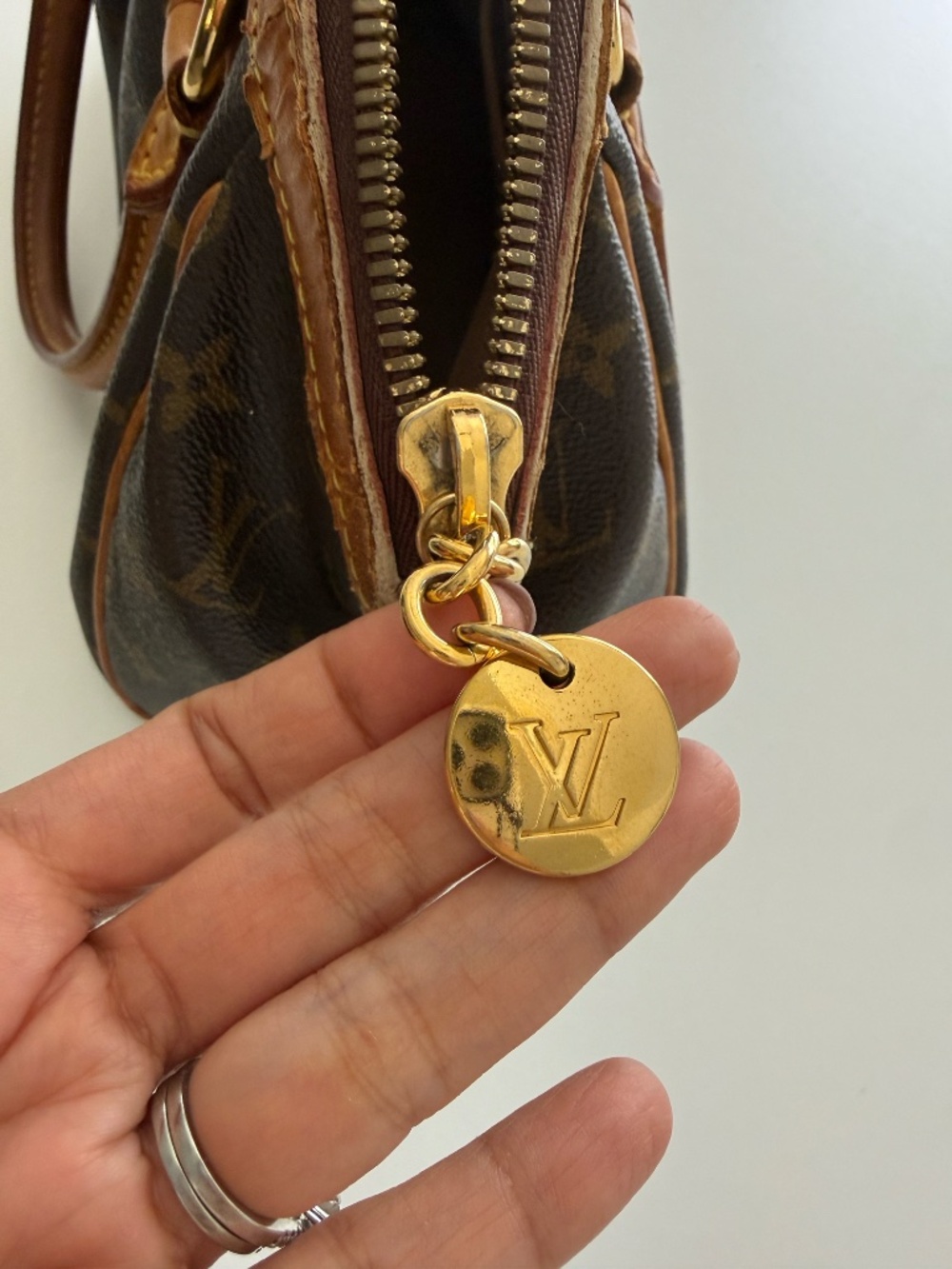 ✨ Louis Vuitton Tivoli PM Monogram Handbag ✨ - Picture 9 of 14